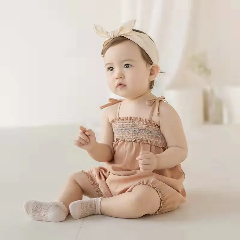 Новый весенний хлопковый топ с коротким рукавом для маленьких девочек + платье на бретельках с оборками Детский костюм для младенцев детска...
Новый весенний хлопковый топ с коротким рукавом для маленьких девочек + платье на бретельках с оборками Детский костюм для младенцев детска...