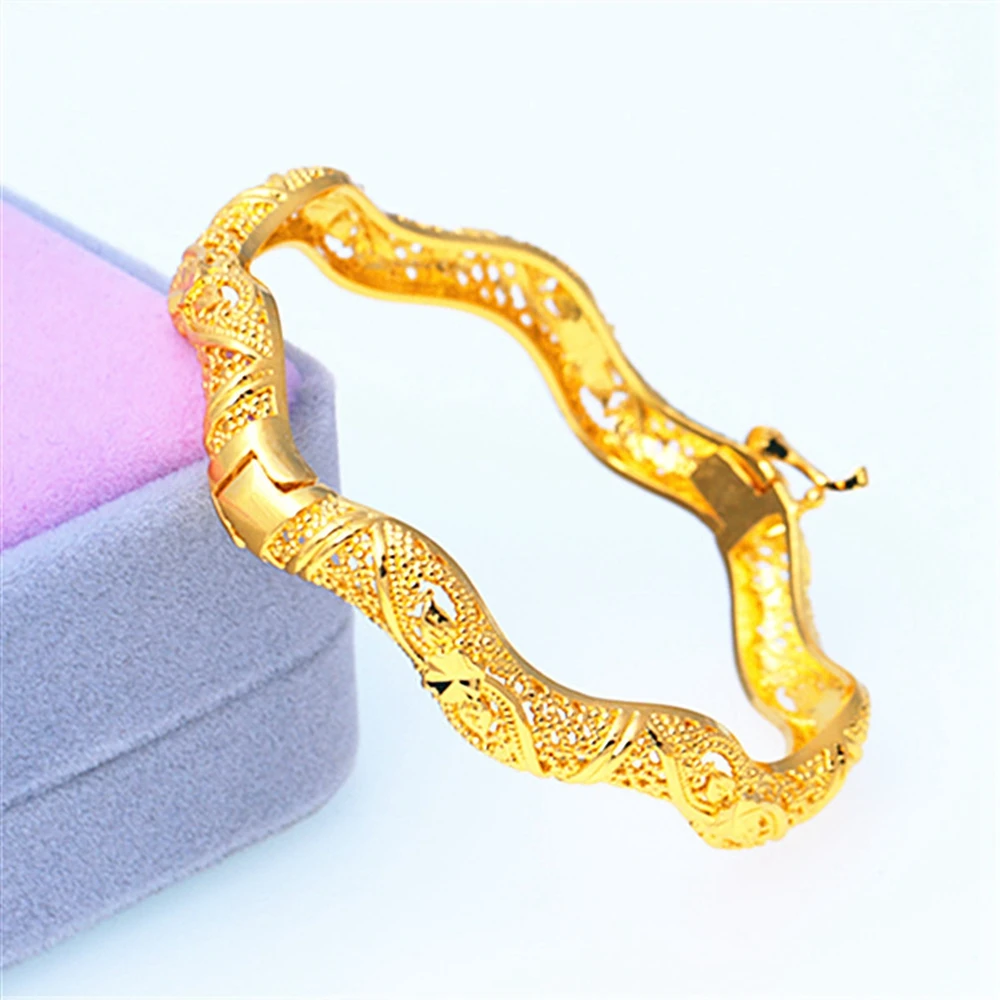 Wave Shaped Unique Style Womens Bangle Yellow Gold Filled Solid Lady Bracelet Gift
Wave Shaped Unique Style Womens Bangle Yellow Gold Filled Solid Lady Bracelet Gift