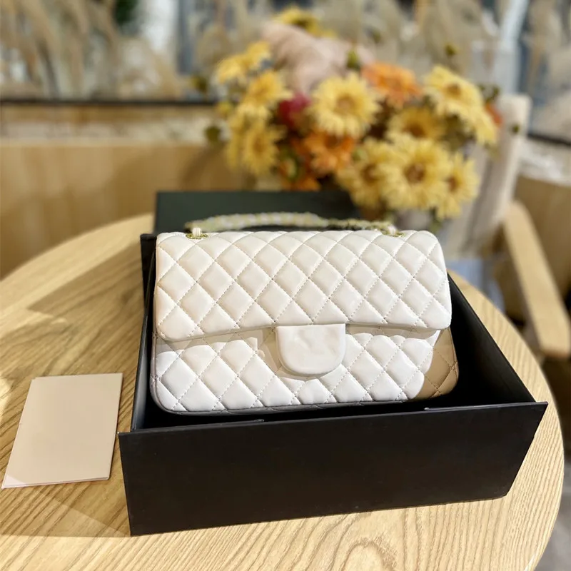 Fashion brand handbags new style small fragrance shoulder bag messenger chain bag Lingge European and American ladies bag 2101
Fashion brand handbags new style small fragrance shoulder bag messenger chain bag Lingge European and American ladies bag 2101