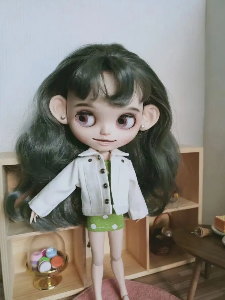Blythes size doll clothing White buttons go with a loose denim jacket blythes size 1/6 size doll accessories
Blythes size doll clothing White buttons go with a loose denim jacket blythes size 1/6 size doll accessories
