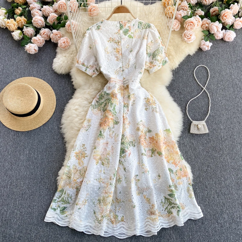 2021 Summer New Short Sleeve Floral Print Hollow Out Embroidery Dress Runway High Quality Festa Elegant Party Midi Vestidos
2021 Summer New Short Sleeve Floral Print Hollow Out Embroidery Dress Runway High Quality Festa Elegant Party Midi Vestidos
