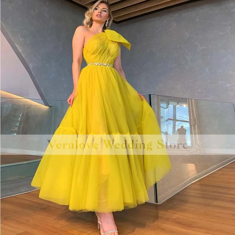 Yellow Evening Gowns For Women One Shoulder Lace Dubai A Line Prom Dress 2021 robe de soirée de mariage
Yellow Evening Gowns For Women One Shoulder Lace Dubai A Line Prom Dress 2021 robe de soirée de mariage