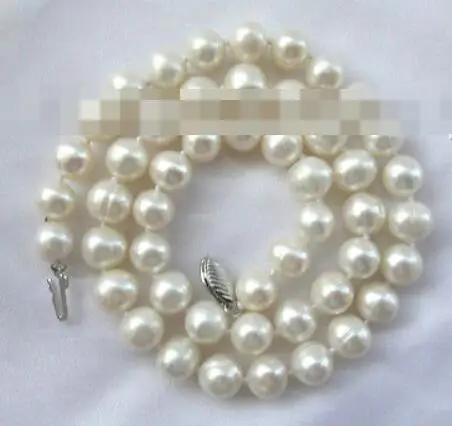 stunning 9mm round white freshwater cultured pearl necklace 
stunning 9mm round white freshwater cultured pearl necklace