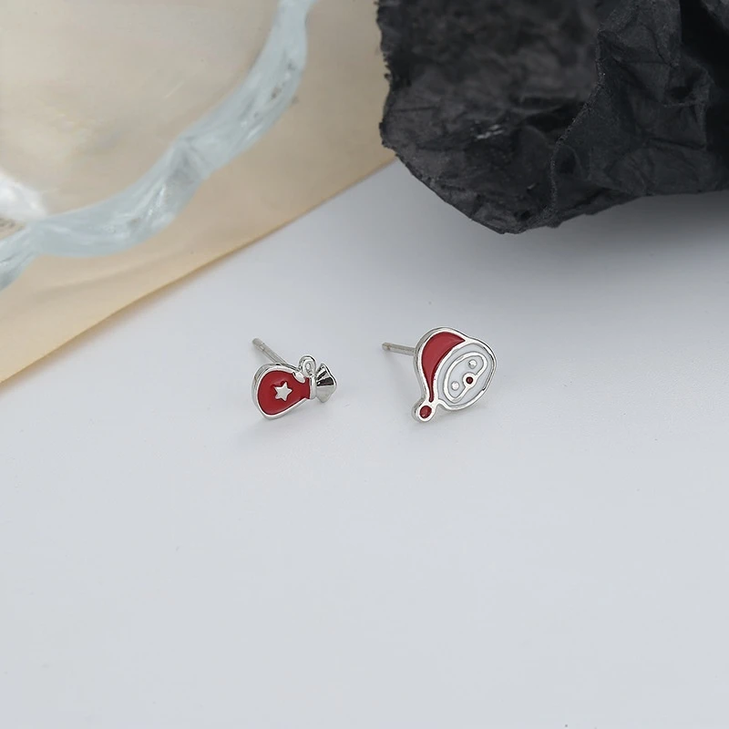 Cute Design Irregular Santa Claus Earrings Personality Sweet Design Enamel Earrings Popular Design For Party Gifts
Cute Design Irregular Santa Claus Earrings Personality Sweet Design Enamel Earrings Popular Design For Party Gifts