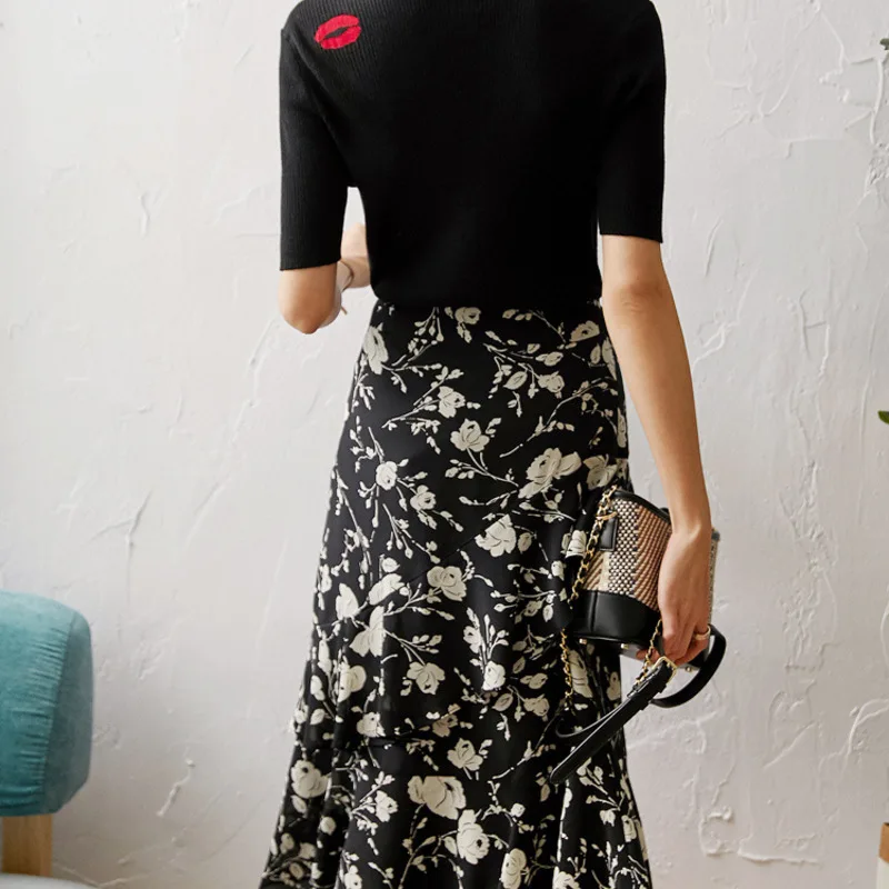 Women skirts white black rose flower silk crepe versatile 2020 summer Vintage sexy Long beach bust Skirt fashion Elegant
Women skirts white black rose flower silk crepe versatile 2020 summer Vintage sexy Long beach bust Skirt fashion Elegant