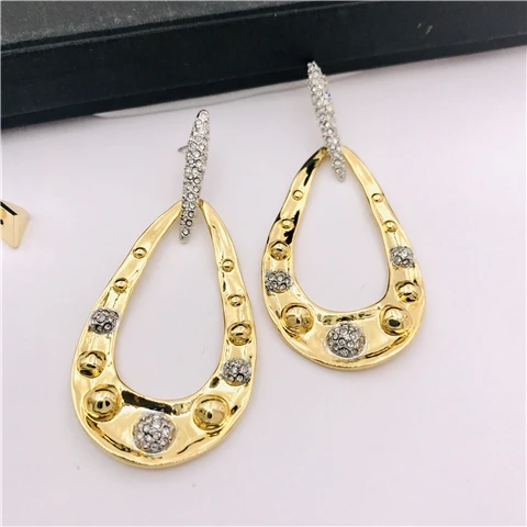 

Timeless Wonder Glam Zirconia Geo Statement Stud Earrings Women Jewelry Punk Gothic Top Designer Ins Runway Gift Rare Egirl 2526