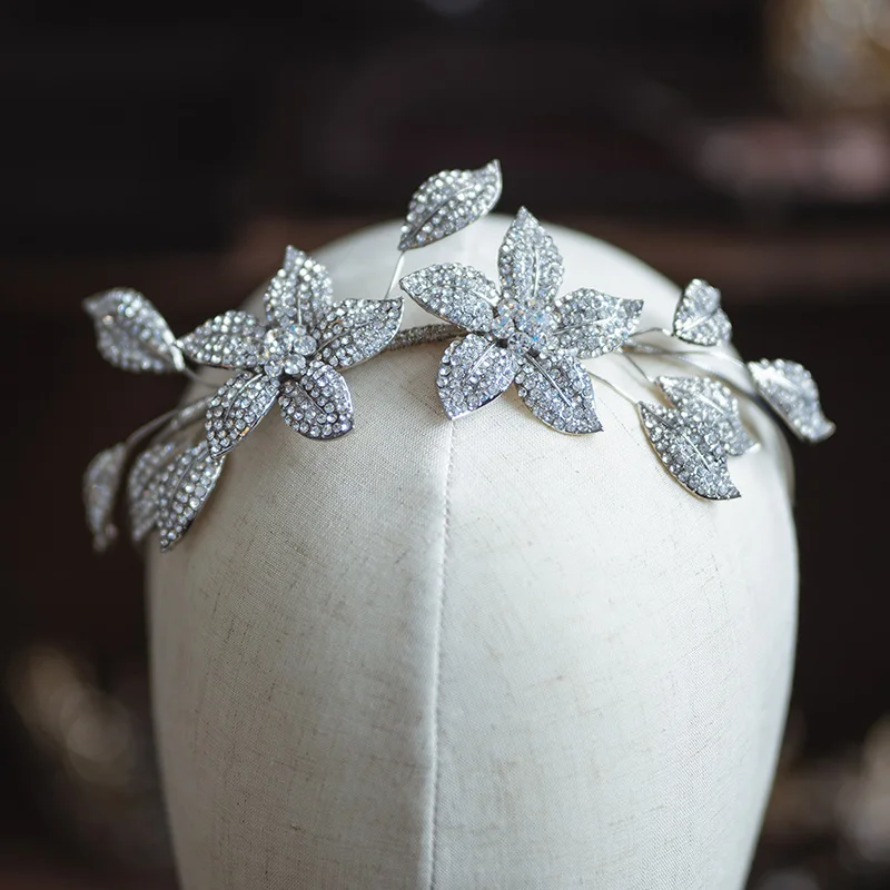 Elegant Flower Brides Headbands Crystal Bridal Tiaras Headpieces Evening Hair Jewelry Birthday Gift
Elegant Flower Brides Headbands Crystal Bridal Tiaras Headpieces Evening Hair Jewelry Birthday Gift