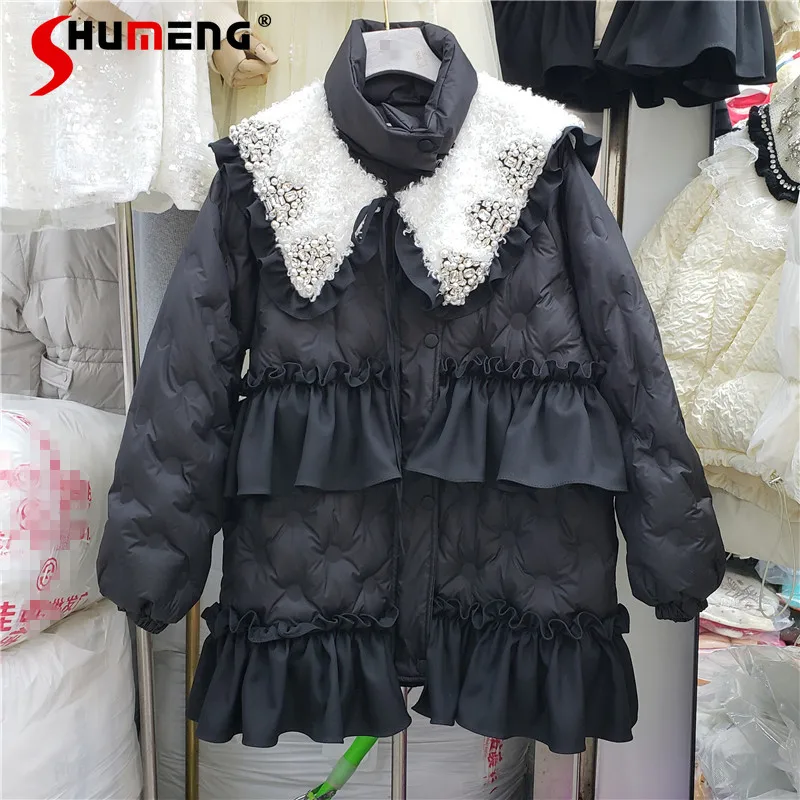 2021 Winter New Retro Simple French Doll Collar Ruffled Down Jacket Women's Fashion Sweet Beaded Mid-Length White Duck Down Coat
2021 Winter New Retro Simple French Doll Collar Ruffled Down Jacket Women's Fashion Sweet Beaded Mid-Length White Duck Down Coat
