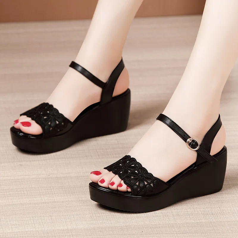 Size 32 to 43 wedge heel sandals women platform summer 2020 new hollow black flowers sandals shoes woman
Size 32 to 43 wedge heel sandals women platform summer 2020 new hollow black flowers sandals shoes woman