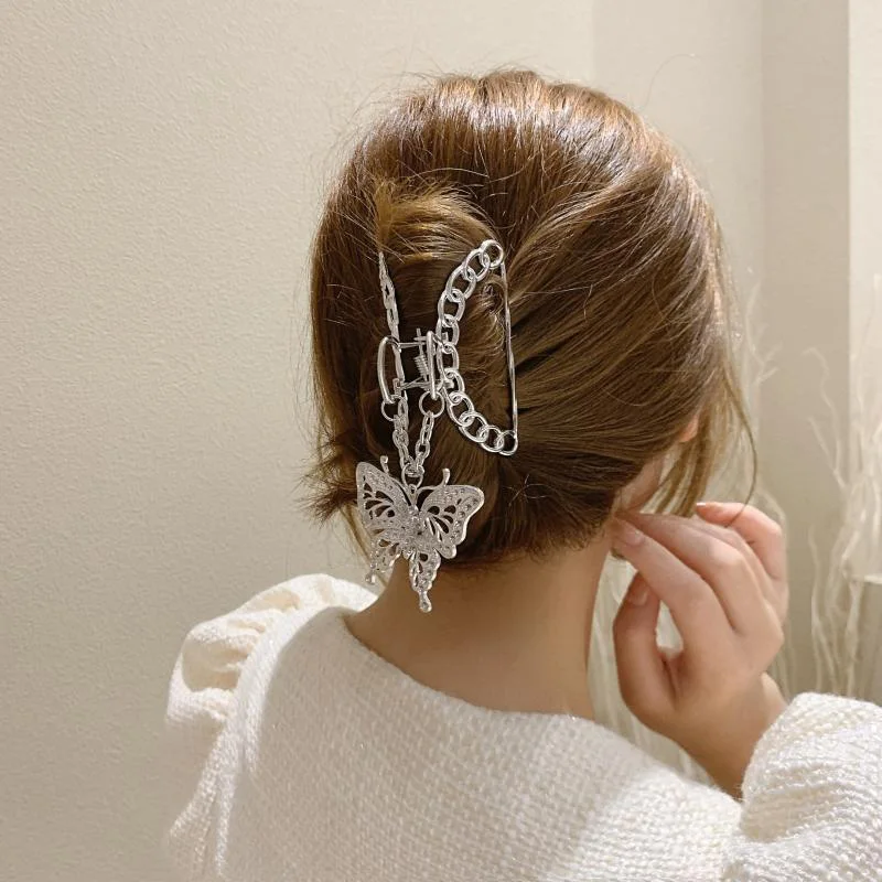 2021 New Korean Vintage Goth Hollow Butterfly Love Pendant Long Tassel Metal Hairpin for Women Party Accessories Jewelry
2021 New Korean Vintage Goth Hollow Butterfly Love Pendant Long Tassel Metal Hairpin for Women Party Accessories Jewelry