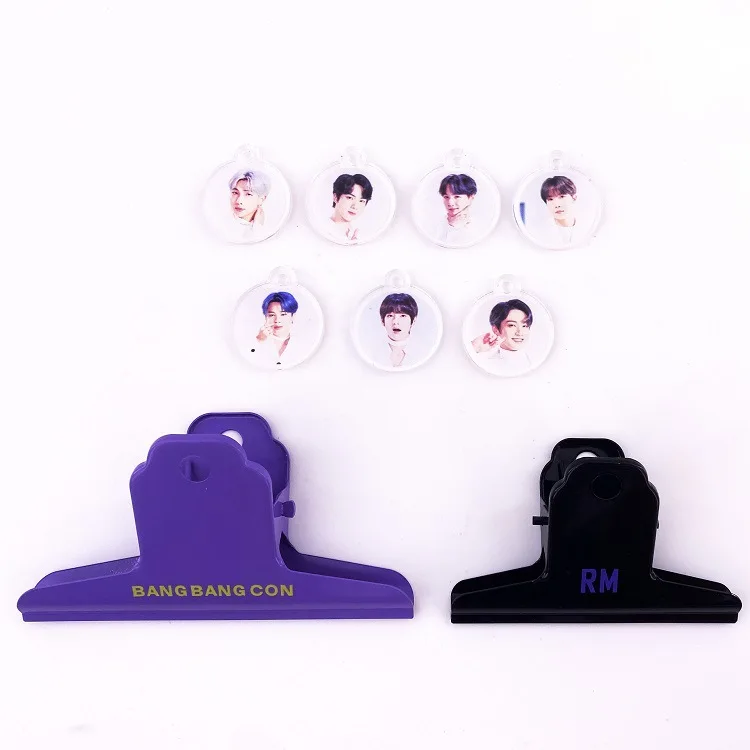 Оптовая продажа, KPOP Bangtan клипса для мальчиков Bangbangcon, 7-я годовщина недели той же доски для рисования, зажим для билета
Оптовая продажа, KPOP Bangtan клипса для мальчиков Bangbangcon, 7-я годовщина недели той же доски для рисования, зажим для билета