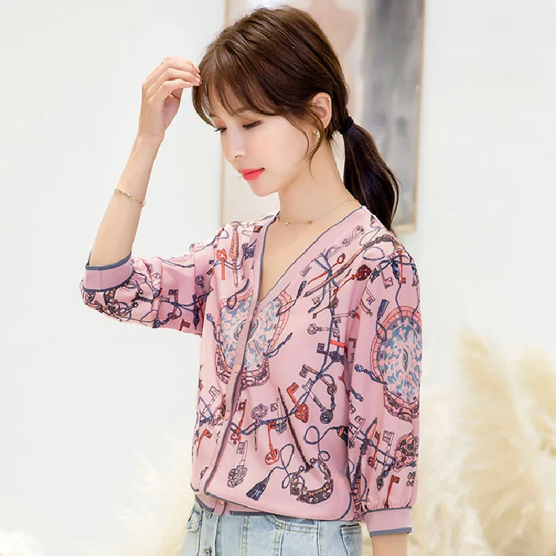 2020 Summer Fashion Women Tops And Blouse 3/4 Sleeve Floral Print Chiffon Shirt Casual Lady V-Neck Button Clothes Blusa Feminina
2020 Summer Fashion Women Tops And Blouse 3/4 Sleeve Floral Print Chiffon Shirt Casual Lady V-Neck Button Clothes Blusa Feminina