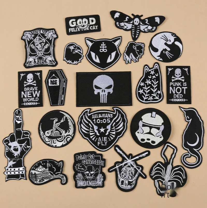 Punk Rock Biker Embroidery Badge Trend DIY Pirate Skull Clothes Decoration Patch Heat Transfer Stickers
Punk Rock Biker Embroidery Badge Trend DIY Pirate Skull Clothes Decoration Patch Heat Transfer Stickers