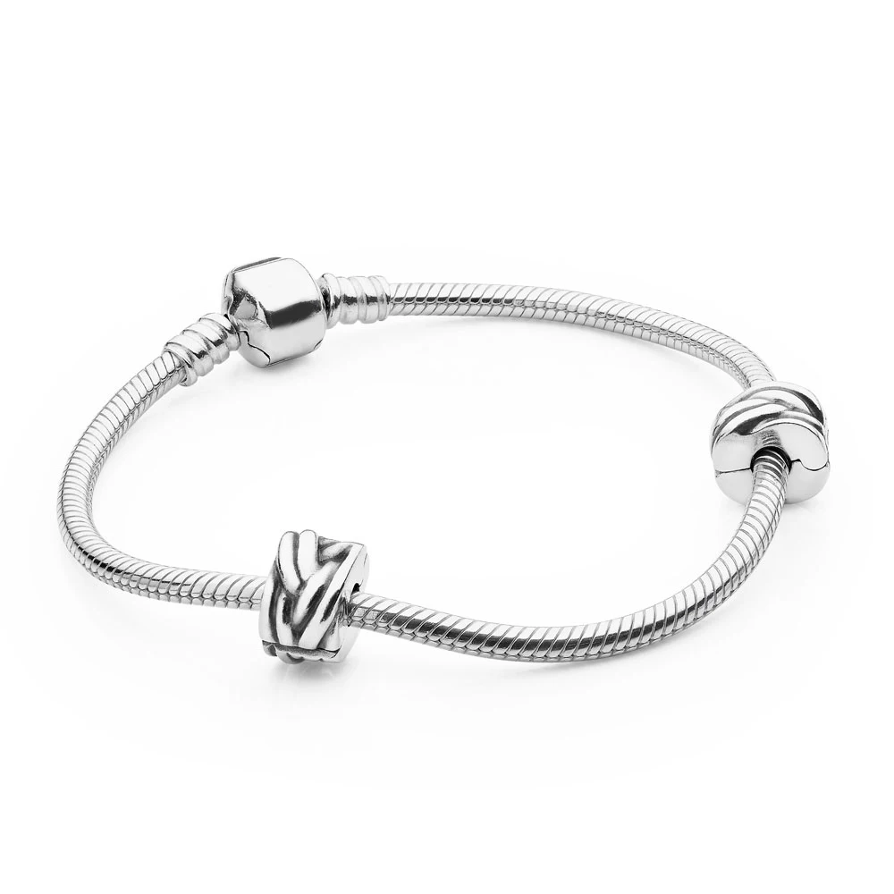 NEW 100% 925 Sterling Silver Elegant Retro Personality Feather Safety Buckle 590702HV BRACELET Set WITH CLASP Charm USB7951
NEW 100% 925 Sterling Silver Elegant Retro Personality Feather Safety Buckle 590702HV BRACELET Set WITH CLASP Charm USB7951