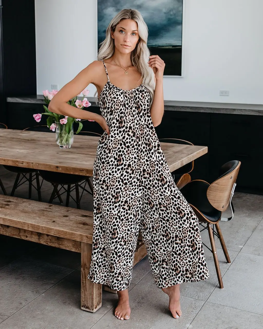 Womens Summer Loose Wide Legs Jumpsuit Sling Long Sleeveless High Waist Plus Size Bodysuit Ladies Print O-Neck Casual Rompers
Womens Summer Loose Wide Legs Jumpsuit Sling Long Sleeveless High Waist Plus Size Bodysuit Ladies Print O-Neck Casual Rompers