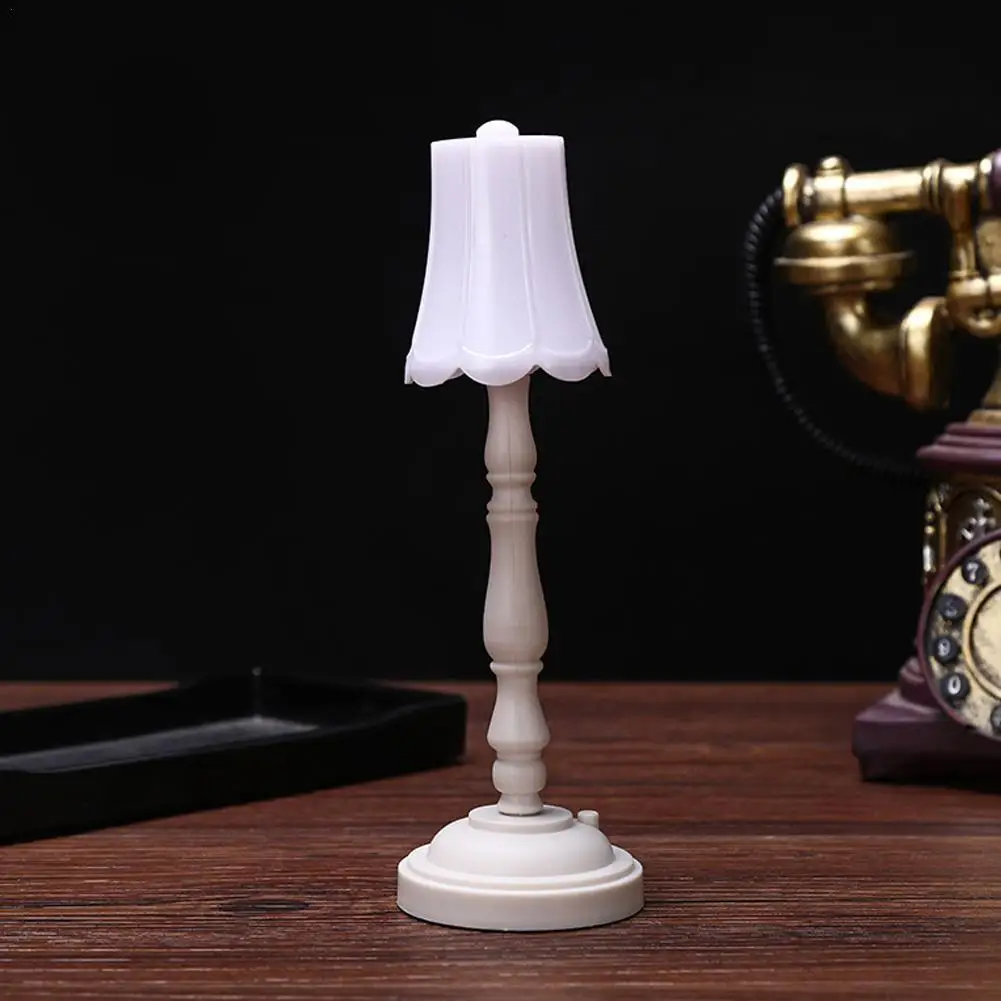 Children's Doll House Ornaments Mini Retro Table Lamp Desk Ornaments Cute Photography Scene Props
Children's Doll House Ornaments Mini Retro Table Lamp Desk Ornaments Cute Photography Scene Props