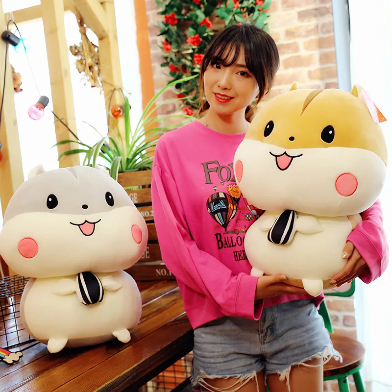 50Cm Cute And Greedy Little Hamster Plush Toys Holding Melon Seeds Plush Animal Mouse Children Room Decoration Sofa Pillow Gifts
50Cm Cute And Greedy Little Hamster Plush Toys Holding Melon Seeds Plush Animal Mouse Children Room Decoration Sofa Pillow Gifts