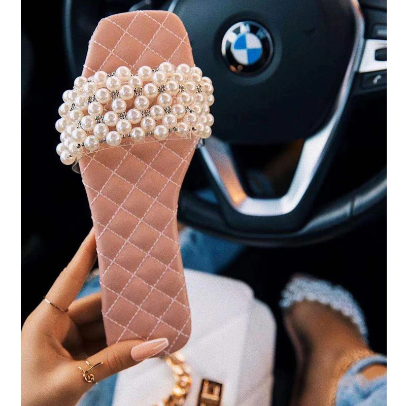2021 Summer New Style Comfortable Flat Bottom Sexy Fashion Pearl Decoration Open-toed Plus Size Outdoor Female Slippers
2021 Summer New Style Comfortable Flat Bottom Sexy Fashion Pearl Decoration Open-toed Plus Size Outdoor Female Slippers