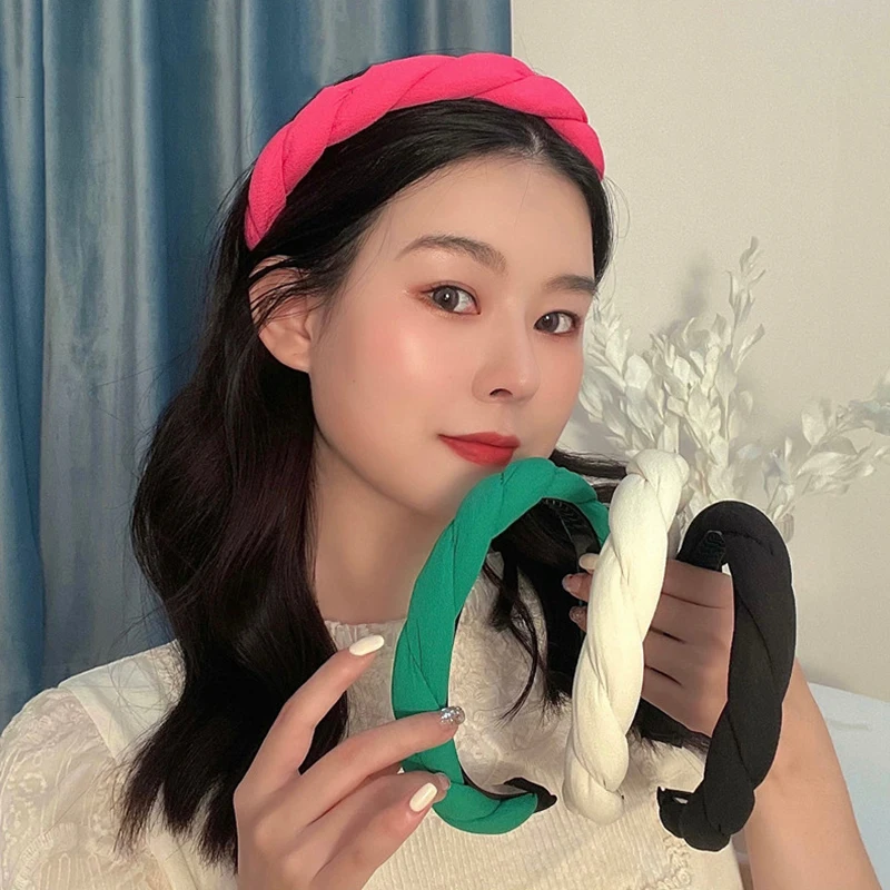 New Arrival Cute Twist Braid Head Band For Women Girls Temperament Wide Sides Sweet Hairband Fashion Hair Accessories
New Arrival Cute Twist Braid Head Band For Women Girls Temperament Wide Sides Sweet Hairband Fashion Hair Accessories