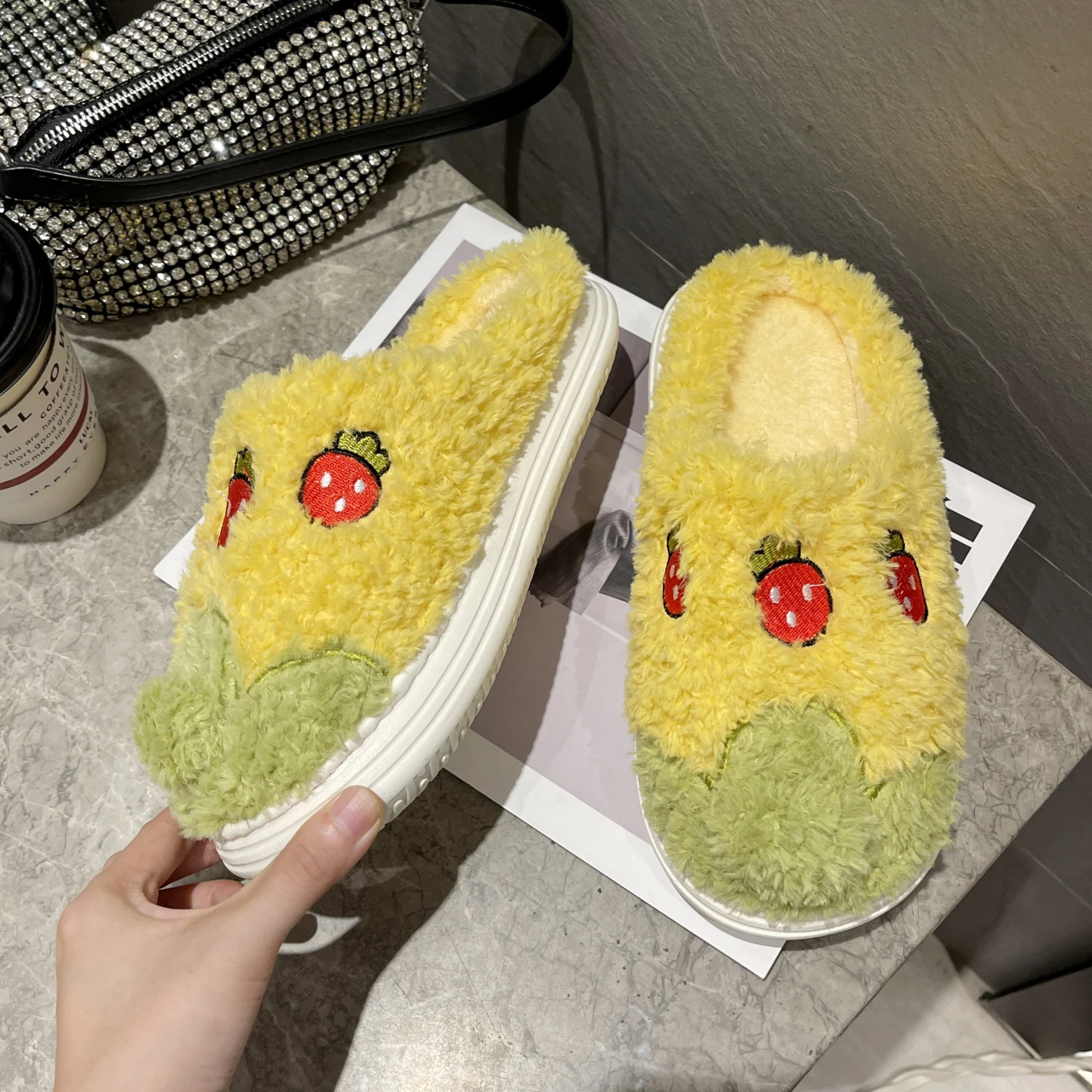 Furry Women Slippers Winter Fruit Embroidered Platform Slides Soft Cute Baotou Cotton Floor Shoe Warm Home Shoe Waterproof Mules
Furry Women Slippers Winter Fruit Embroidered Platform Slides Soft Cute Baotou Cotton Floor Shoe Warm Home Shoe Waterproof Mules