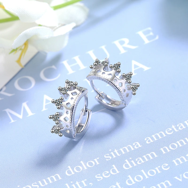 Women's Fashion Crown Shape Hoop Earrings AAA Zircon Stone Stud Shiny Small Huggies Creative Earring Piercing Jewelry Best Gifts
Women's Fashion Crown Shape Hoop Earrings AAA Zircon Stone Stud Shiny Small Huggies Creative Earring Piercing Jewelry Best Gifts