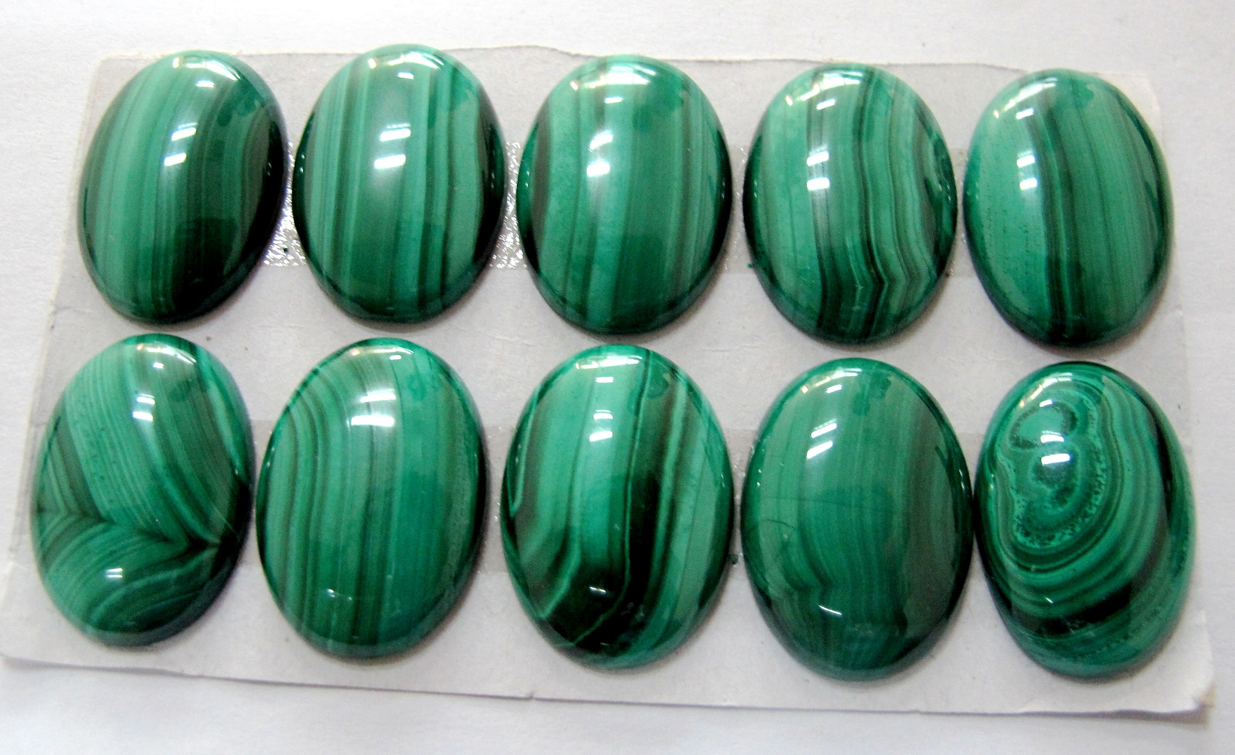 Natural Malachite Cabochons 18x25mm oval Semi precious stone jewelry cabochons 3pcs/lot
Natural Malachite Cabochons 18x25mm oval Semi precious stone jewelry cabochons 3pcs/lot