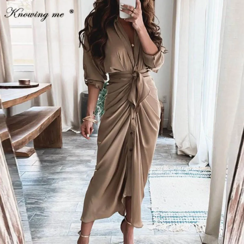 Women Chain print Vintage dress Autumn Long sleeve Floral print pleated Long dress Elegant sexy V neck Button Belt Lace up dress
Women Chain print Vintage dress Autumn Long sleeve Floral print pleated Long dress Elegant sexy V neck Button Belt Lace up dress