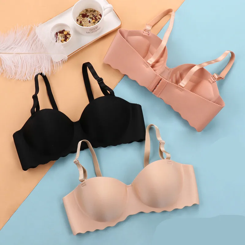 Бюстгальтер женский бесшовный с чашками пуш-ап 
Бюстгальтер женский бесшовный с чашками пуш-ап