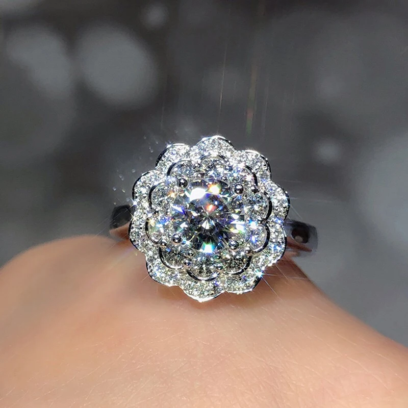 925 Sterling Silver Charming Flower Rings Fashion Moissanite Plum Blossom Fine Jewelry For Women Wedding Engagement Pair Ring
925 Sterling Silver Charming Flower Rings Fashion Moissanite Plum Blossom Fine Jewelry For Women Wedding Engagement Pair Ring