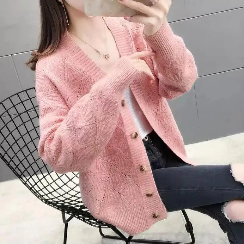 WEIHAOBANG 2021 Autumn Women's New Knitted Cardigan Loose V-neck Long Sleeve Solid Color Single Breasted Knitted Coat
WEIHAOBANG 2021 Autumn Women's New Knitted Cardigan Loose V-neck Long Sleeve Solid Color Single Breasted Knitted Coat