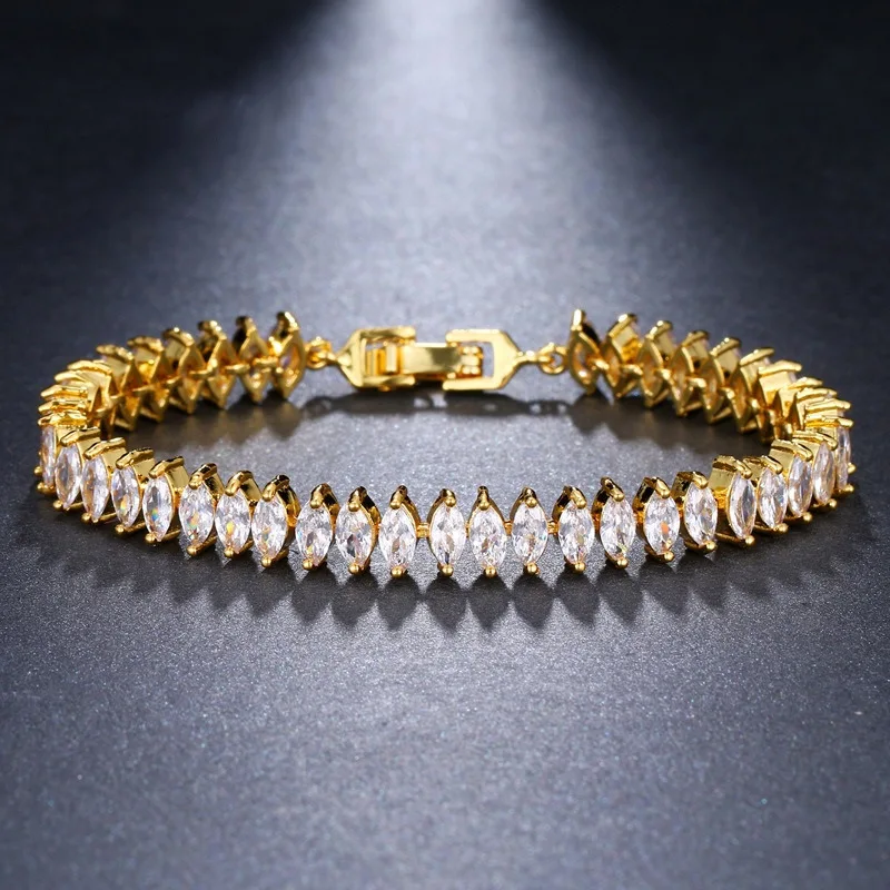 ORZTOON Vintage Unusual Close Rhombus Shine Zircon Creative Bracelets for Women Gold Color Bracelet Trendy Female Jewelry Gift
ORZTOON Vintage Unusual Close Rhombus Shine Zircon Creative Bracelets for Women Gold Color Bracelet Trendy Female Jewelry Gift