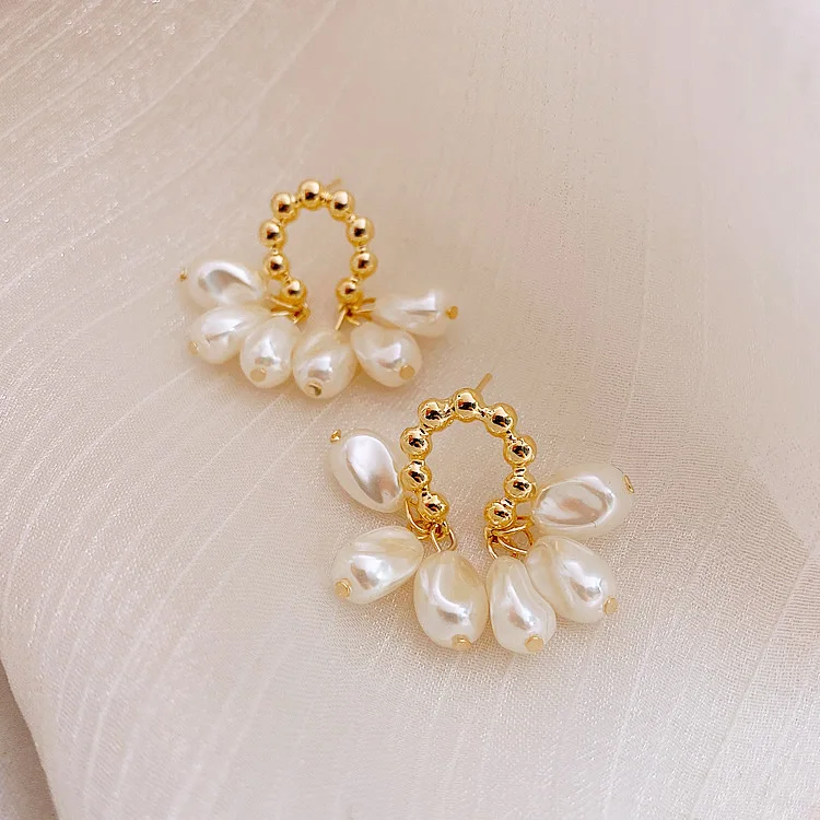 1Pairs Trendy Baroque Pearl Earrings Temperament Personality Versatile Pendant Ear Stud Earrings Elegant Jewelry for Women
1Pairs Trendy Baroque Pearl Earrings Temperament Personality Versatile Pendant Ear Stud Earrings Elegant Jewelry for Women