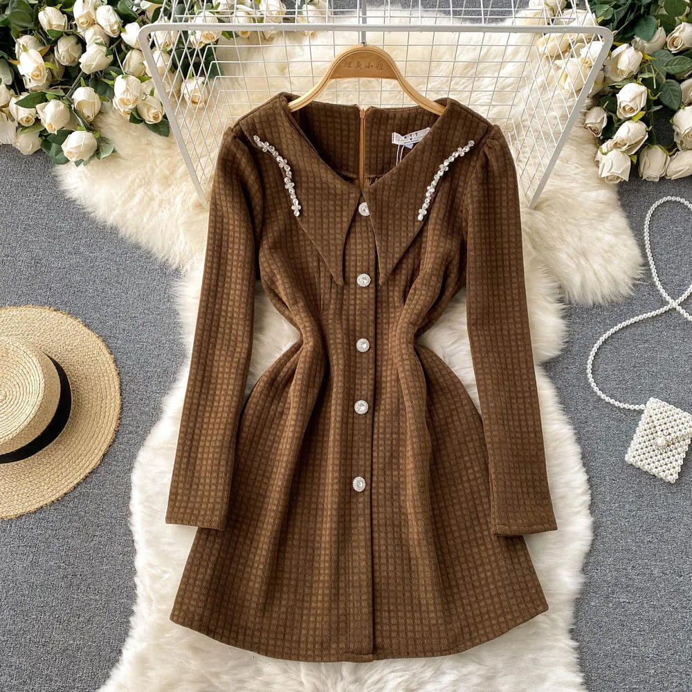 C502 Women Autumn Winter New Fashion Retro Corduroy Diamond Doll Collar Long Sleeve Elegant A-line Short Dress Vintage Vestidos
C502 Women Autumn Winter New Fashion Retro Corduroy Diamond Doll Collar Long Sleeve Elegant A-line Short Dress Vintage Vestidos