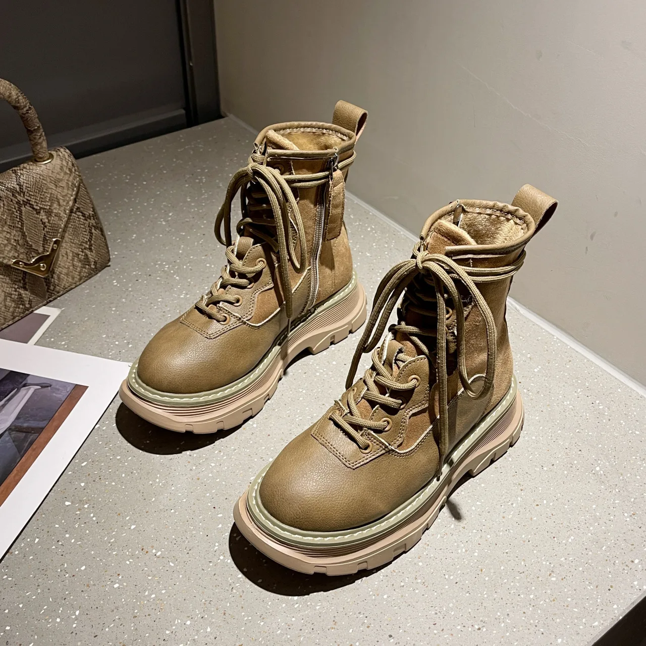 Short boots female front lace Korean version of Martin boots 2021 autumn and winter new fashion sports motorcycle boots
Short boots female front lace Korean version of Martin boots 2021 autumn and winter new fashion sports motorcycle boots