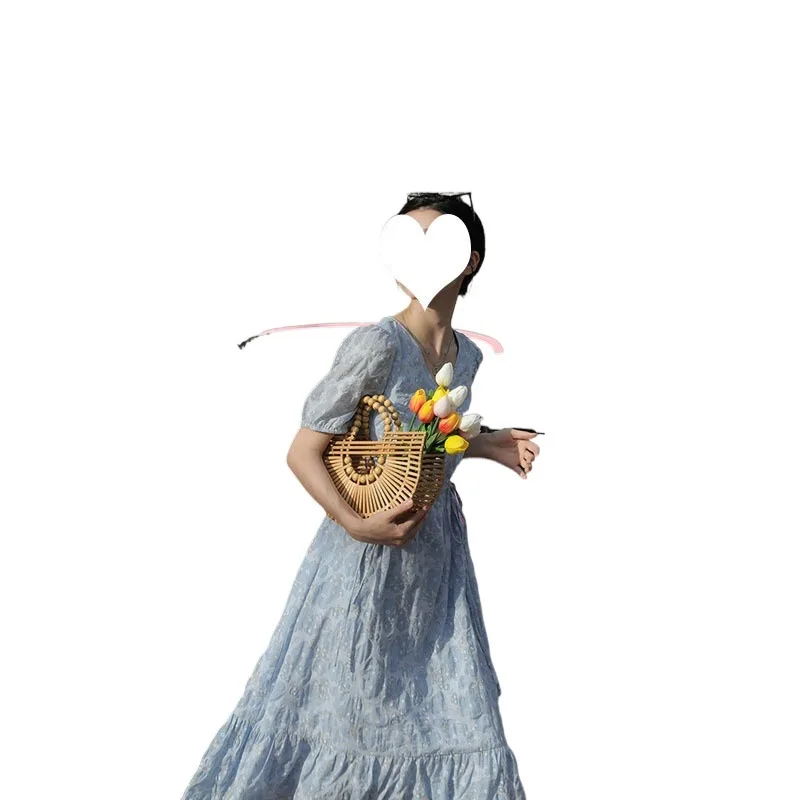 Female flowers hubble-bubble sleeve dress summer crossover v-neck temperament show thin waist lace-up dress 2021 new models
Female flowers hubble-bubble sleeve dress summer crossover v-neck temperament show thin waist lace-up dress 2021 new models