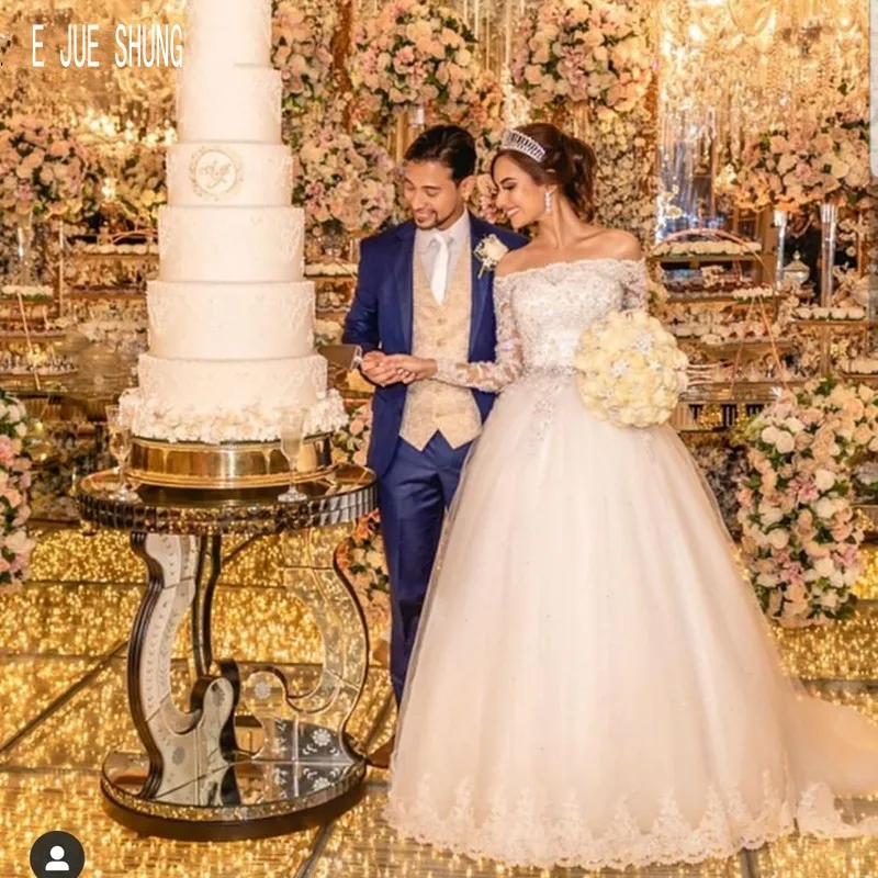 E JUE SHUNG Gorgeous Long Sleeve Wedding Dresses Boat Neck Beaded Lace Up Back Appliques Bride Dresses A Line robe de mariee
E JUE SHUNG Gorgeous Long Sleeve Wedding Dresses Boat Neck Beaded Lace Up Back Appliques Bride Dresses A Line robe de mariee