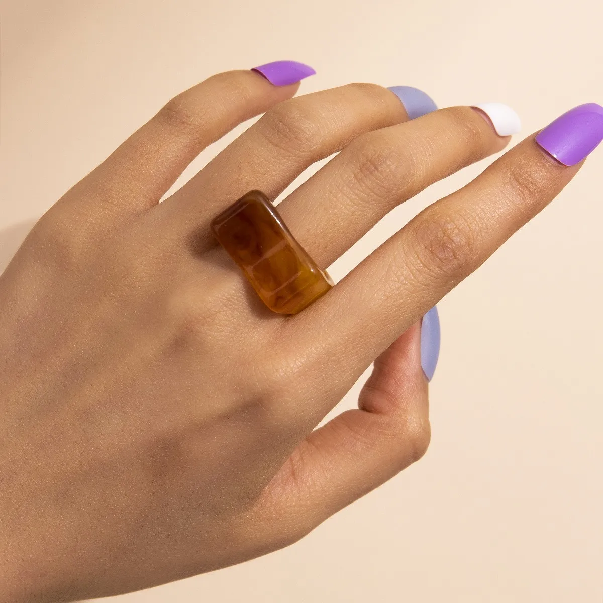 Retro transparent resin personality irregular geometric ladies ring punk acrylic acetate knuckle ring ladies jewelry 2021
Retro transparent resin personality irregular geometric ladies ring punk acrylic acetate knuckle ring ladies jewelry 2021
