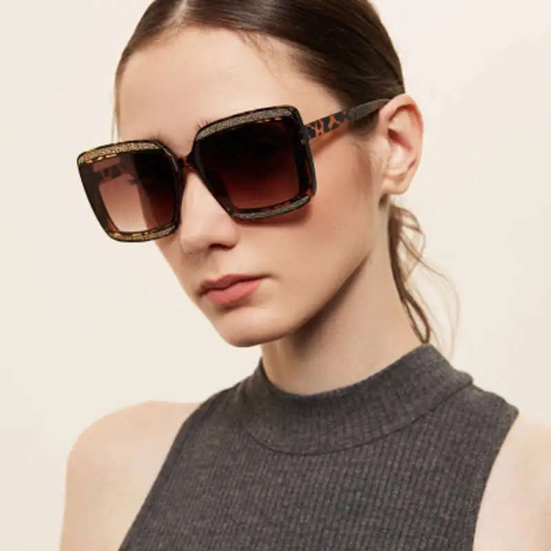 Trendy Large Frame Square Sunglasses Women 2021 Luxury Glitter Rhinstone Sun Glasses Female Retro Leopard Shades Beach Eyewears
Trendy Large Frame Square Sunglasses Women 2021 Luxury Glitter Rhinstone Sun Glasses Female Retro Leopard Shades Beach Eyewears
