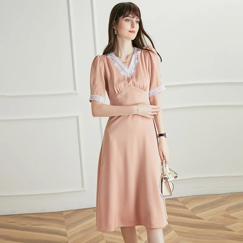 2021 Summer Lace Stitching V Neck Short Sleeves High End Elegant Women Solid Color Satin Dress
2021 Summer Lace Stitching V Neck Short Sleeves High End Elegant Women Solid Color Satin Dress