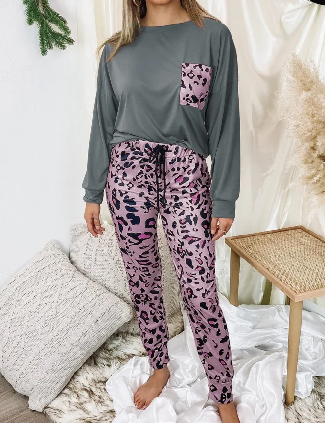 WEPBEL Women's Casual Long Sleeve O-Neck T-shirt + Lace-up Pencil Pants Suit Spring and Autumn Fashion Leopard Print Home Suit
WEPBEL Women's Casual Long Sleeve O-Neck T-shirt + Lace-up Pencil Pants Suit Spring and Autumn Fashion Leopard Print Home Suit