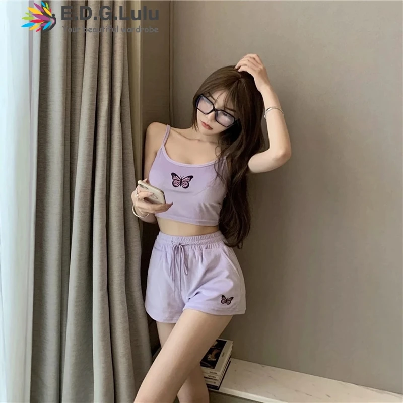 EDGLuLu Summer Clothes For Women 2021 2 Set Shorts Sets Butterfly Embroidery Spaghetti Strap Crop Top+solid Lace-up Shorts 0421
EDGLuLu Summer Clothes For Women 2021 2 Set Shorts Sets Butterfly Embroidery Spaghetti Strap Crop Top+solid Lace-up Shorts 0421