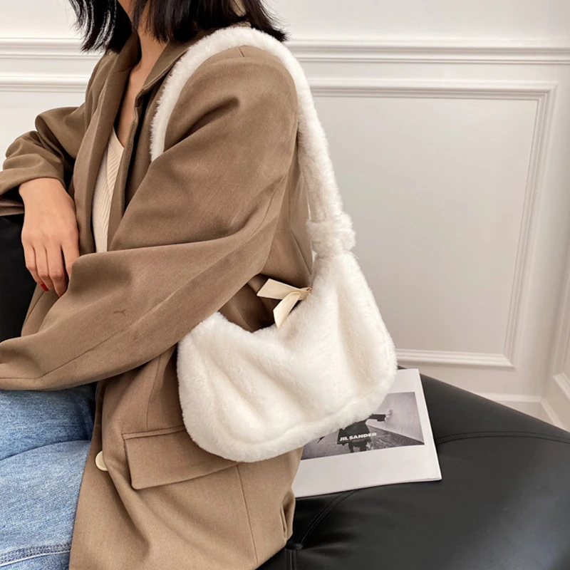 Cheap Plush Soft Shoulder Bag For Women Korean Mini Zipper Lady Purse Handbag Winter Vintage Female Small Tote Underarm Bags
Cheap Plush Soft Shoulder Bag For Women Korean Mini Zipper Lady Purse Handbag Winter Vintage Female Small Tote Underarm Bags