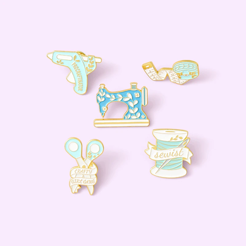 Cute Sewing Machine Ladies Brooch Series Suit Enamel Pins Needlework Measure Female Craftsman Brooches Lapel Pin Badge Jewelry
Cute Sewing Machine Ladies Brooch Series Suit Enamel Pins Needlework Measure Female Craftsman Brooches Lapel Pin Badge Jewelry