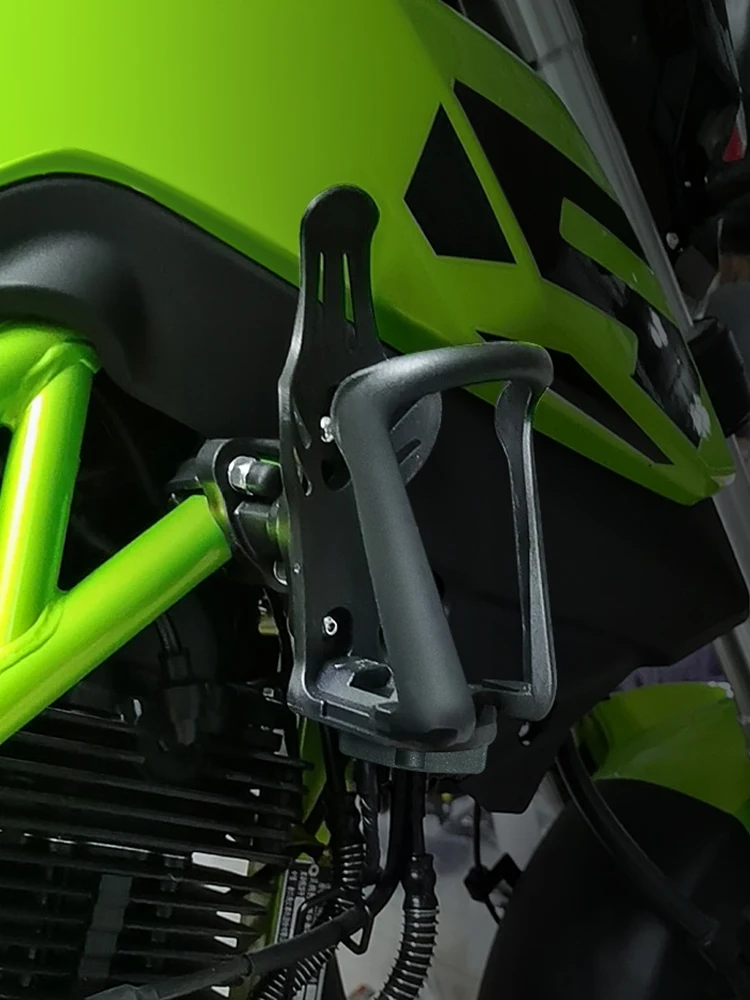 Motorcycle Water Bottle Cage Bumper Water Cup Random Hanging Universal Bike's Cup Holder Traveling by Motorcycle Riding Beverage
Motorcycle Water Bottle Cage Bumper Water Cup Random Hanging Universal Bike's Cup Holder Traveling by Motorcycle Riding Beverage