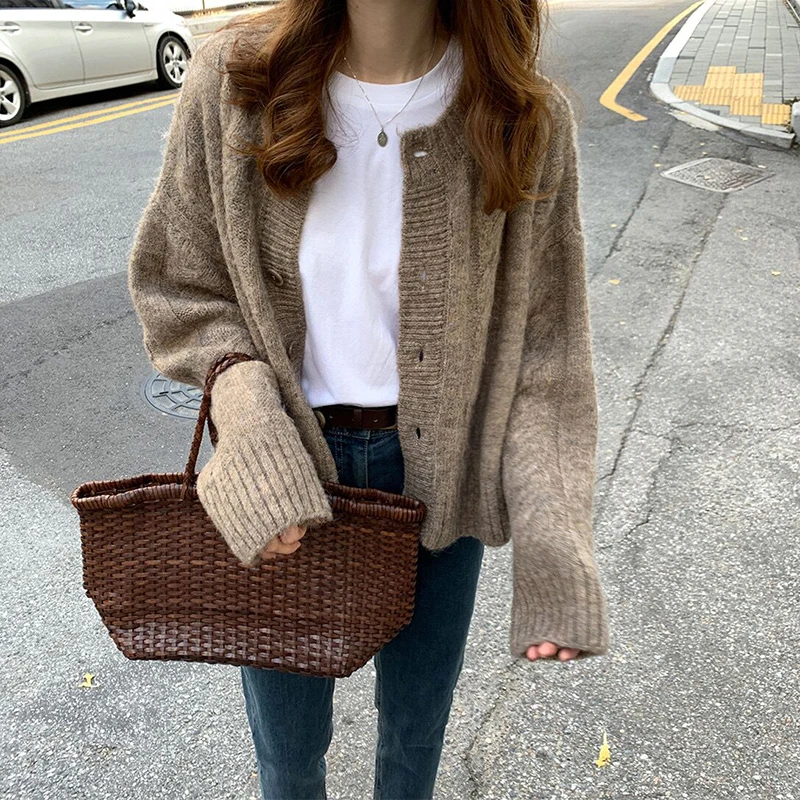 SALEQI Cardigan Women Sweater Solid Korean Outwears Single Breasted Knitted Spring Autumn 2021 Clothes Long Sleeve Fashion Top
SALEQI Cardigan Women Sweater Solid Korean Outwears Single Breasted Knitted Spring Autumn 2021 Clothes Long Sleeve Fashion Top
