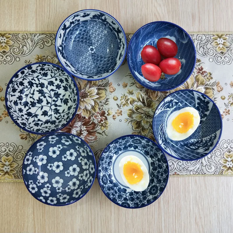 Table utensils set in the household Chinese ceramic bowl set blue and white porcelain plate six pieces together
Table utensils set in the household Chinese ceramic bowl set blue and white porcelain plate six pieces together