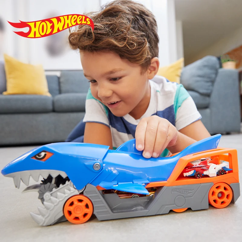 Игрушечный Набор Hot Wheels Shark Chomp Transporter с масштабом 1:64, автомобильный кусающий резак акулы, поднимает автомобили в свои челюсти и хранит GVG36
Игрушечный Набор Hot Wheels Shark Chomp Transporter с масштабом 1:64, автомобильный кусающий резак акулы, поднимает автомобили в свои челюсти и хранит GVG36