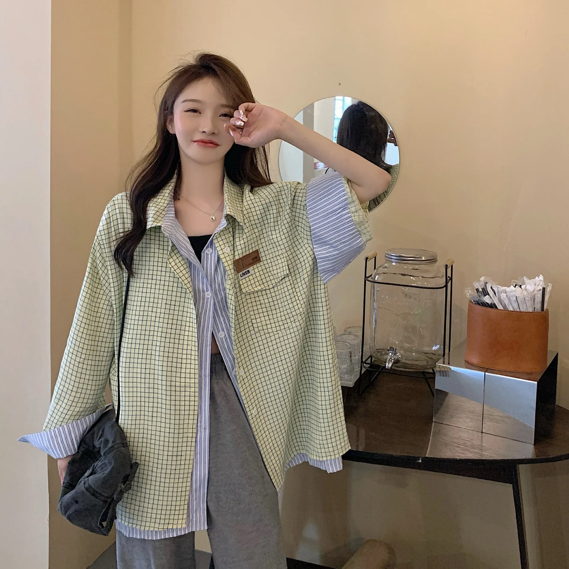2021 new fashion women's clothing Full Turn-down Collar plaid shirt women shirts women tops
2021 new fashion women's clothing Full Turn-down Collar plaid shirt women shirts women tops