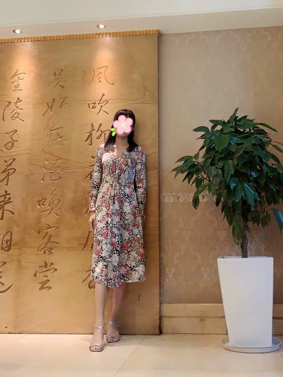 Women Dress 2021 Early Spring New Ink Print Sliding Satin V-Neck Long Sleeve Dress 
Women Dress 2021 Early Spring New Ink Print Sliding Satin V-Neck Long Sleeve Dress