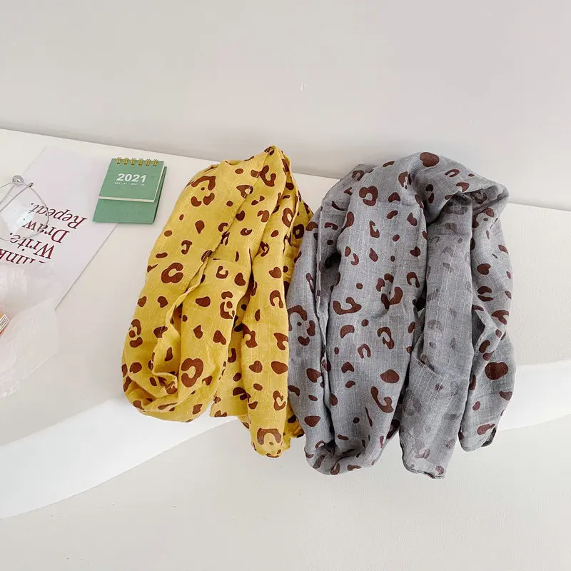 Korean Style Classic All Matching Loepard Childred Scarf Autumn Winter Cotton Linen Boys Girls Warm Scarves
Korean Style Classic All Matching Loepard Childred Scarf Autumn Winter Cotton Linen Boys Girls Warm Scarves